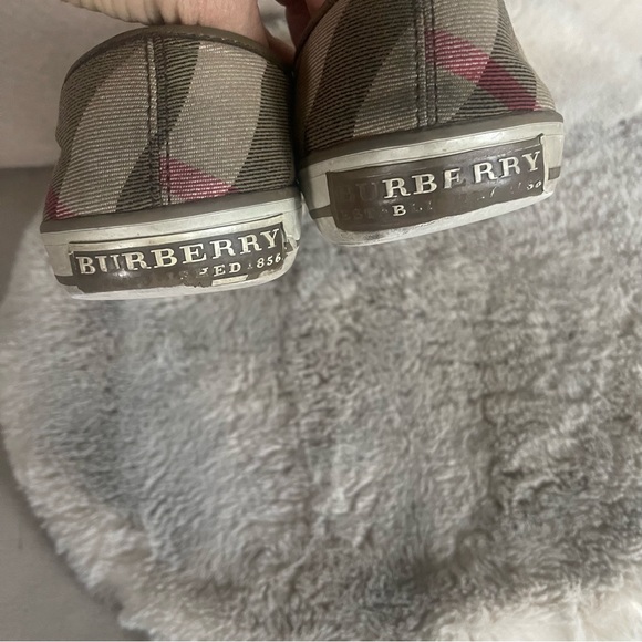 Burberry Slip On Loafers - Picture 4 of 13